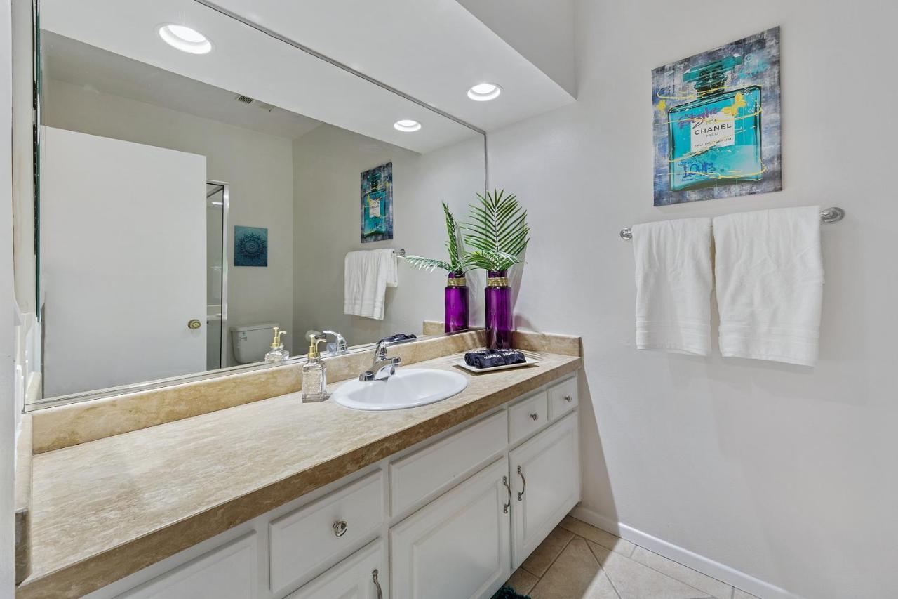 Beverly Hills Chic 2 Bed 2Bath With Patio And Parking 309 Los Angeles Ngoại thất bức ảnh