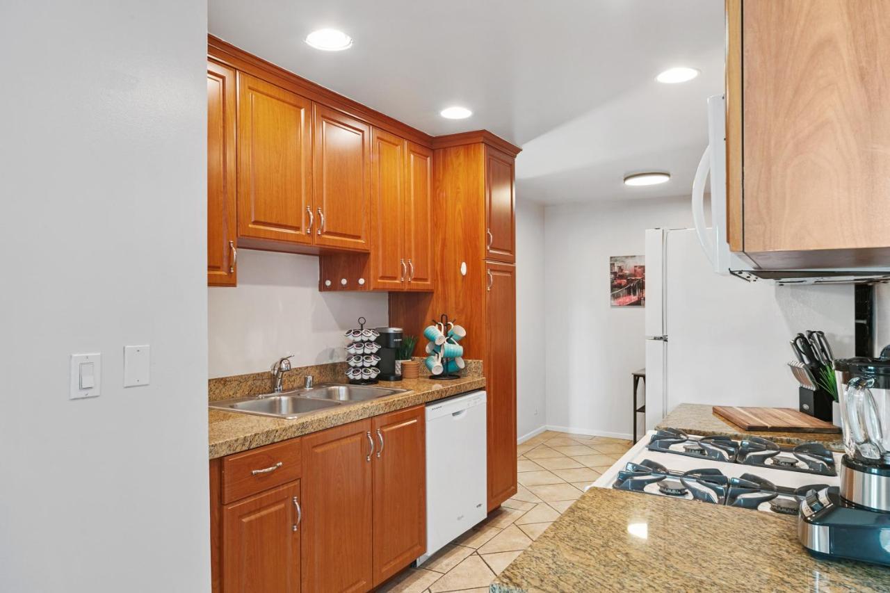 Beverly Hills Chic 2 Bed 2Bath With Patio And Parking 309 Los Angeles Ngoại thất bức ảnh